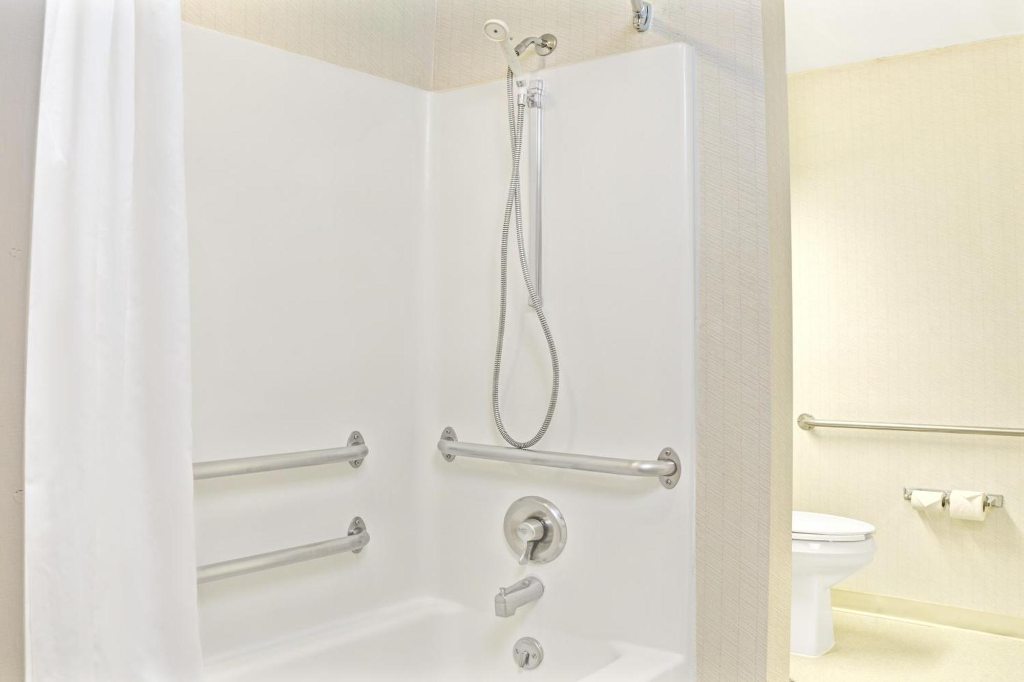 Microtel Inn By Wyndham Raleigh-Durham Airport Morrisville Room photo
